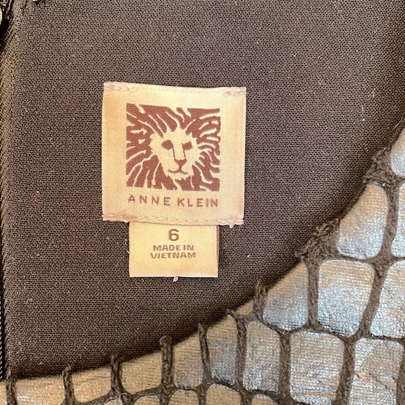 Anne Klein Black Dress with Faux Leather Crocodile Pattern Top. - Picture 4 of 8